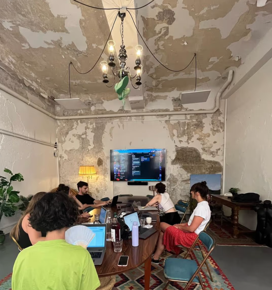 Équipe travaillant ensemble